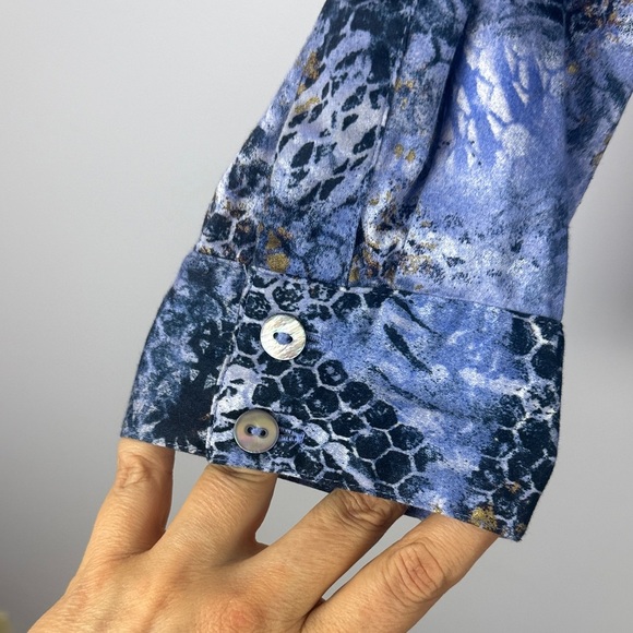 Chico's Chic Blue Black & Gray Bold Abstract Animal Inspired Button Down Blouse - Picture 6 of 10